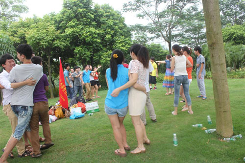 辦公室美女主持游戲