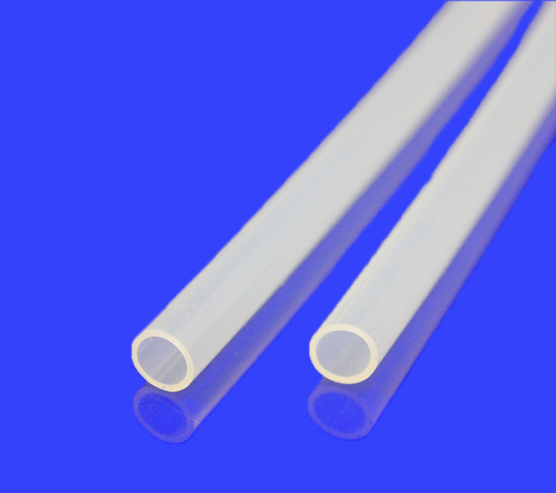 造成硅膠管外表出現一個個小孔的原因是什么？